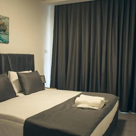 Apartmán Charming Flat With Shared Pool Near Beach Trikomo